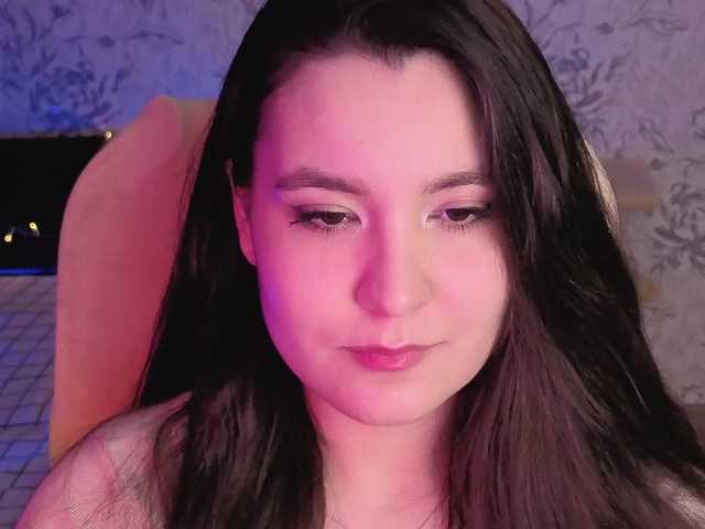 annie-fleur's BongaCams show and profile