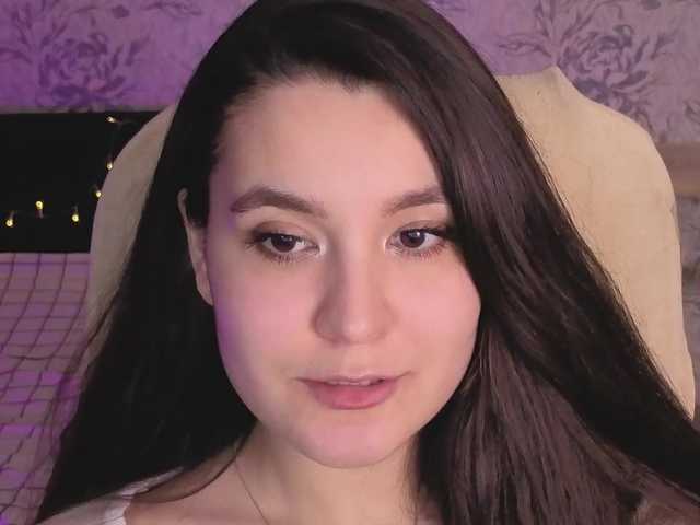 annie-fleur's BongaCams show and profile