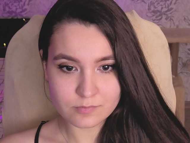 annie-fleur's BongaCams show and profile