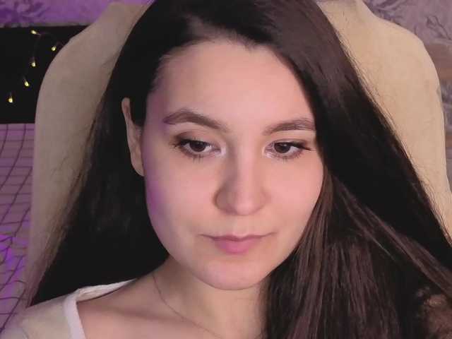 annie-fleur's BongaCams show and profile