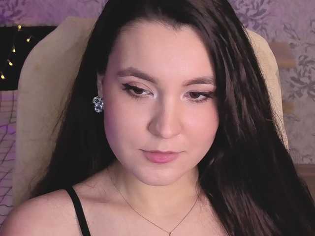 annie-fleur's BongaCams show and profile