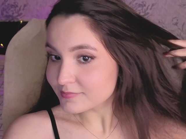 annie-fleur's BongaCams show and profile