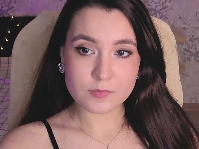 annie-fleur's BongaCams show and profile