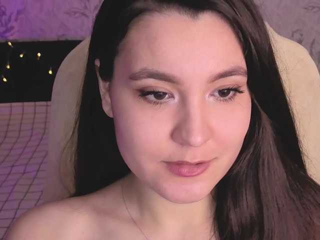 annie-fleur's BongaCams show and profile