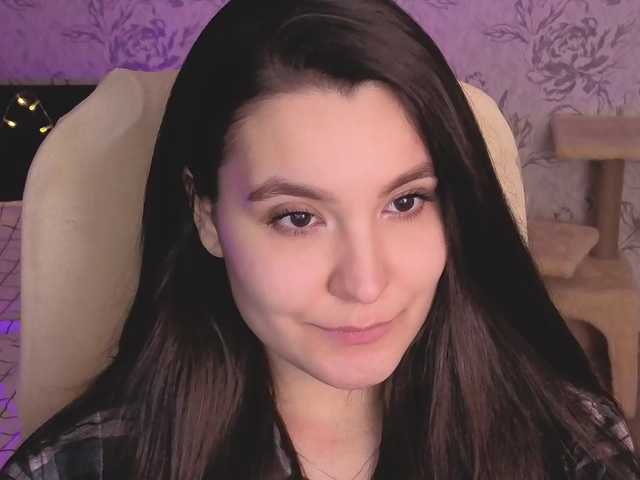 annie-fleur's BongaCams show and profile