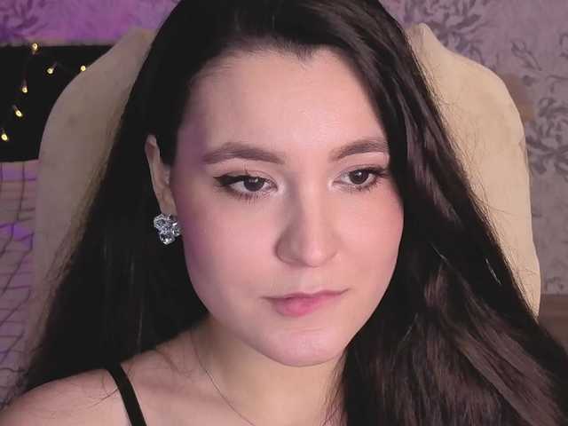 annie-fleur's BongaCams show and profile