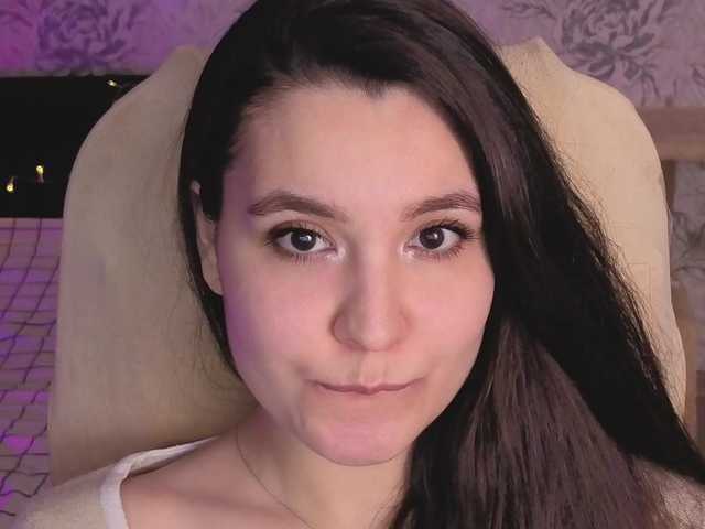 annie-fleur's BongaCams show and profile