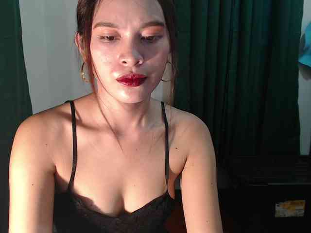 Enchantressxxshaira webcam