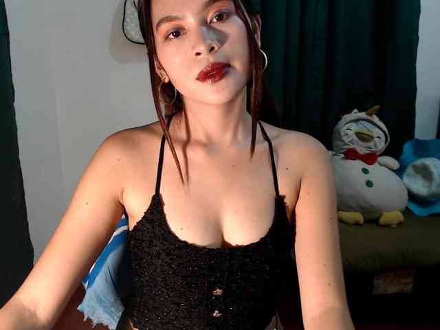 Enchantressxxshaira webcam