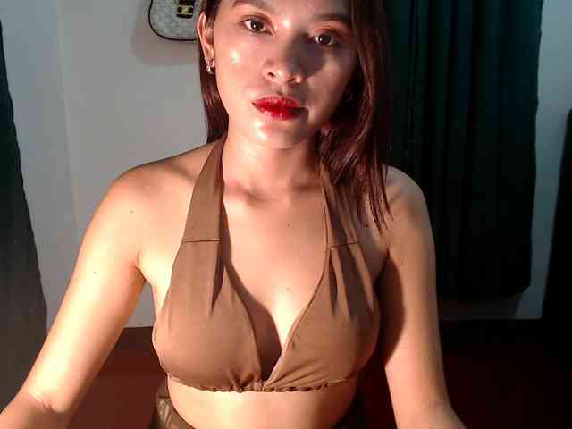Enchantressxxshaira webcam