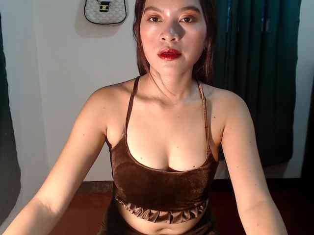 Enchantressxxshaira webcam