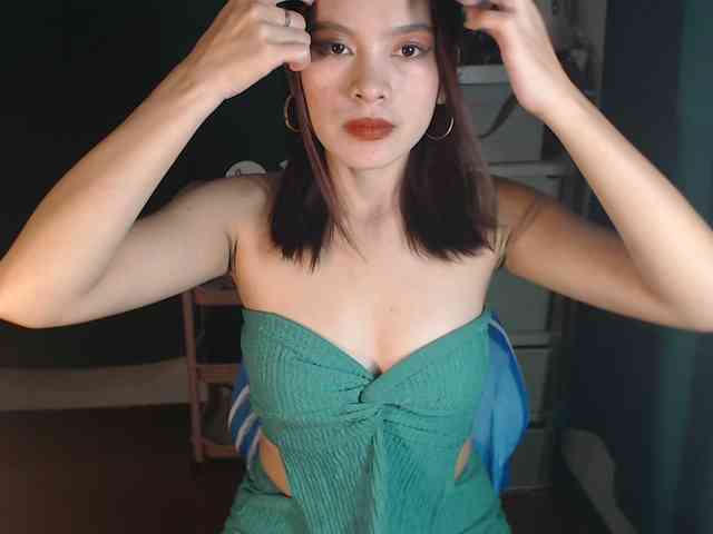 Enchantressxxshaira webcam