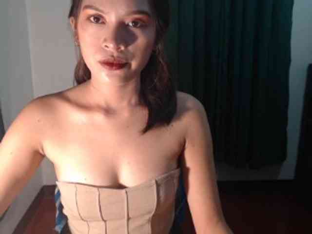 Enchantressxxshaira webcam