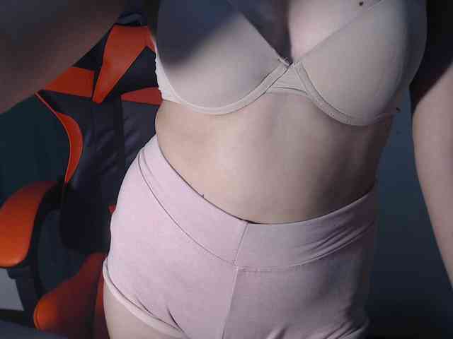 Enchantressxxshaira webcam