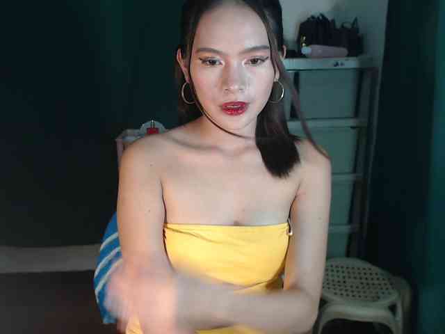 Enchantressxxshaira webcam