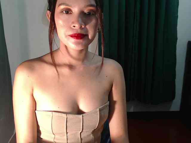 Enchantressxxshaira webcam