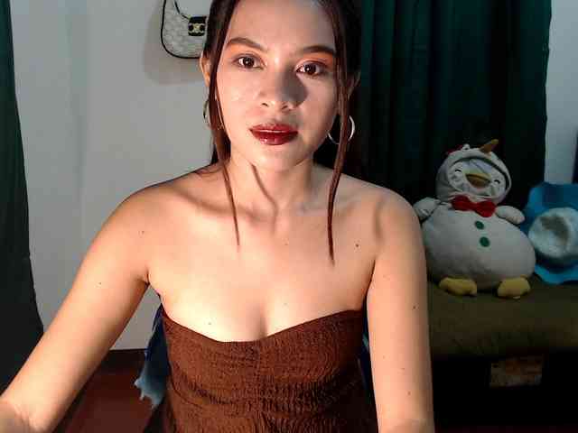Enchantressxxshaira webcam