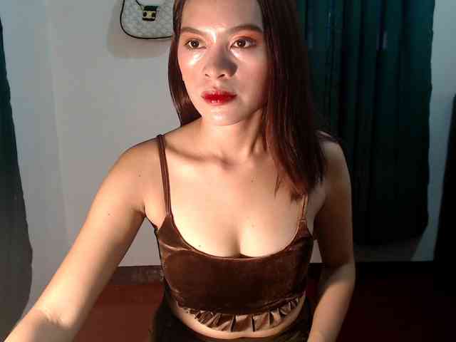 Enchantressxxshaira webcam