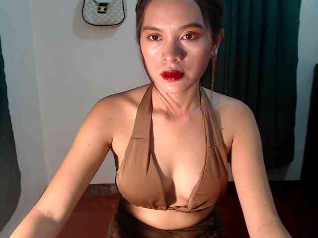 Enchantressxxshaira webcam