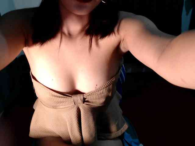 Enchantressxxshaira webcam