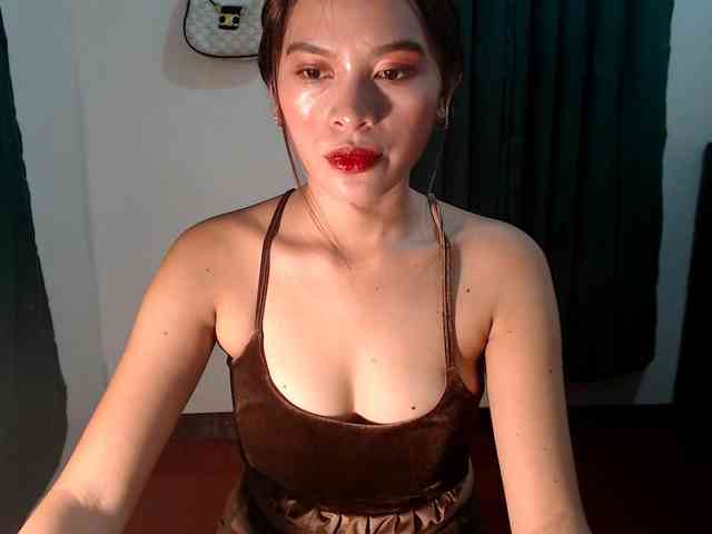 Enchantressxxshaira webcam