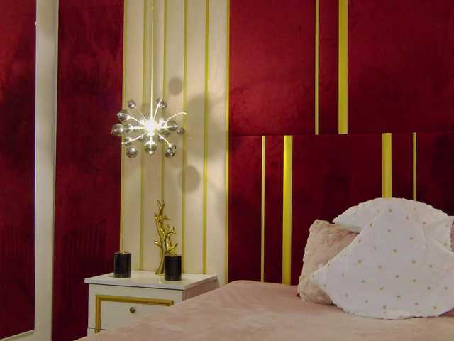 ChloeSins's BongaCams show and profile