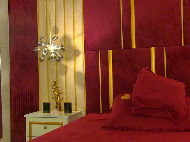 ChloeSins's BongaCams show and profile