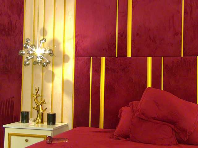 ChloeSins's BongaCams show and profile