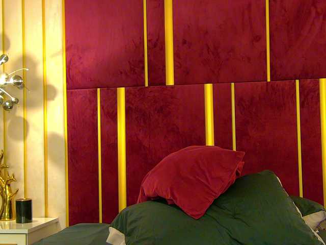 ChloeSins's BongaCams show and profile