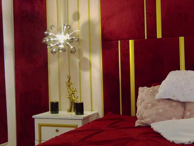 ChloeSins's BongaCams show and profile