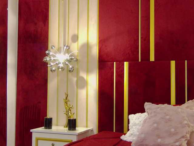 ChloeSins's BongaCams show and profile