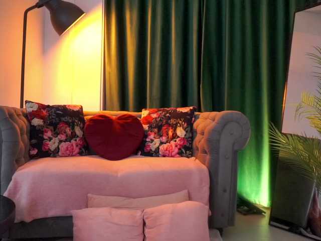 MidnightSeduction's BongaCams show and profile