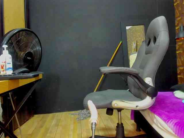 Alexialangley webcam