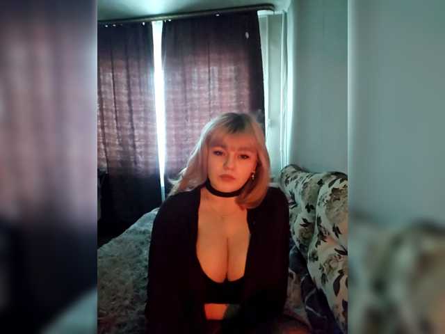 Elizabeeth's BongaCams show and profile