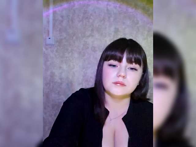 Elizabeeth's BongaCams show and profile