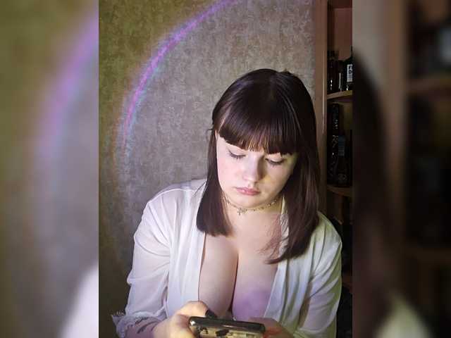 Elizabeeth's BongaCams show and profile