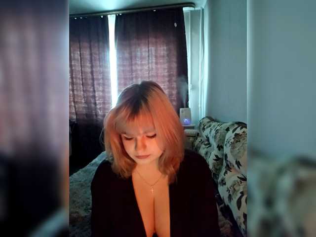 Elizabeeth's BongaCams show and profile