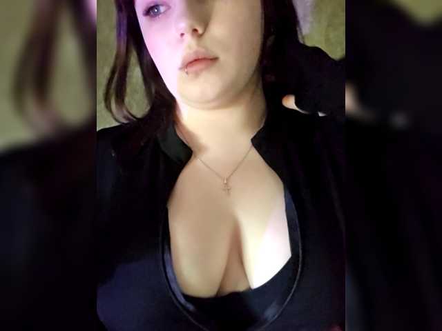 Elizabeeth's BongaCams show and profile