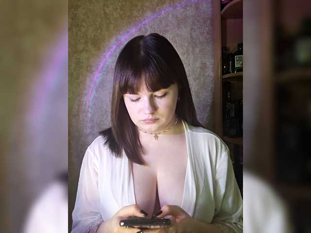 Elizabeeth's BongaCams show and profile