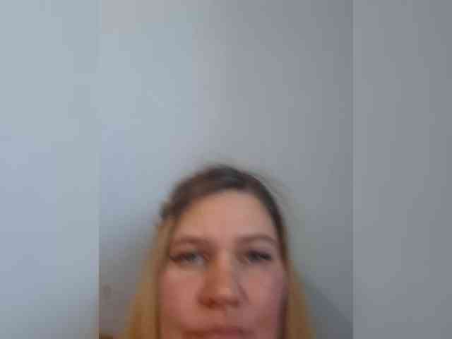 Queen2412 Live Webcam on BongaCams