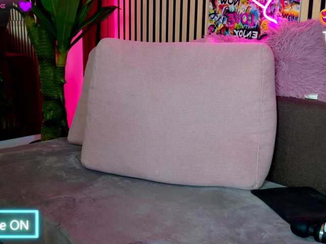 melaniatress's BongaCams show and profile