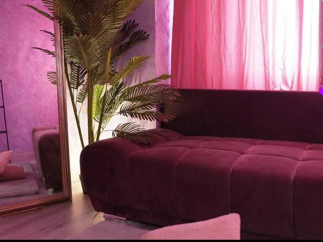 melaniatress live cam profile