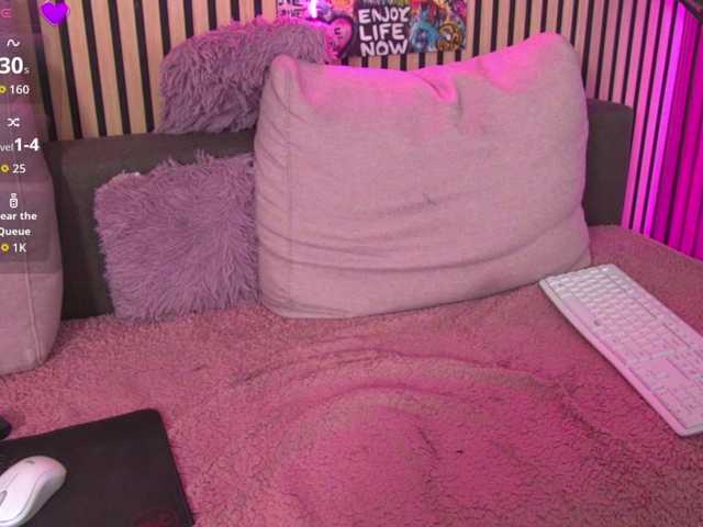 melaniatress's BongaCams show and profile