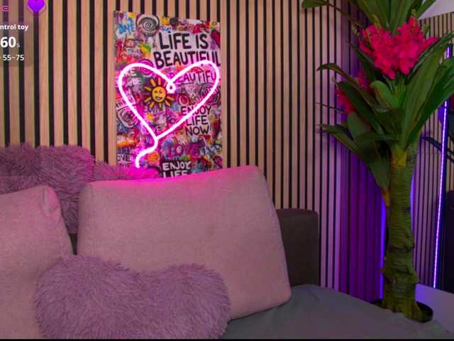 melaniatress's BongaCams show and profile