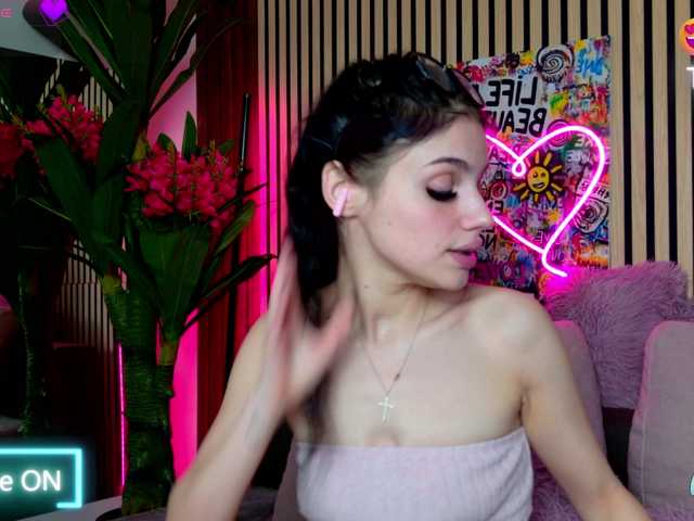 melaniatress's BongaCams show and profile