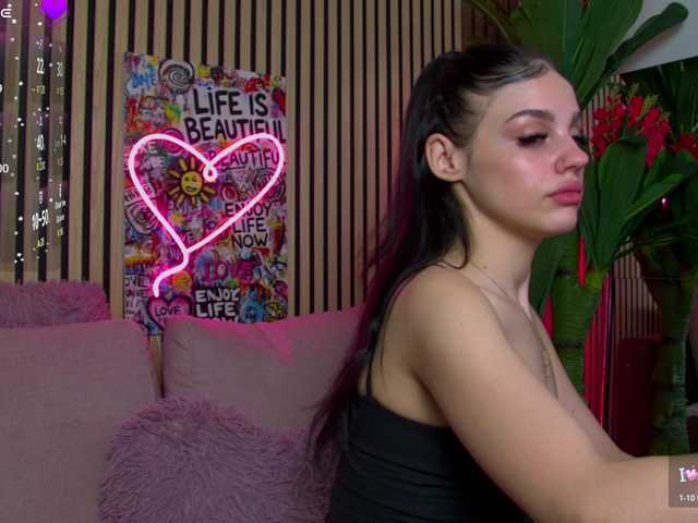 melaniatress live cam profile