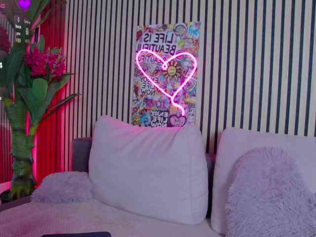 melaniatress melaniatress