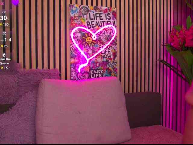 melaniatress melaniatress