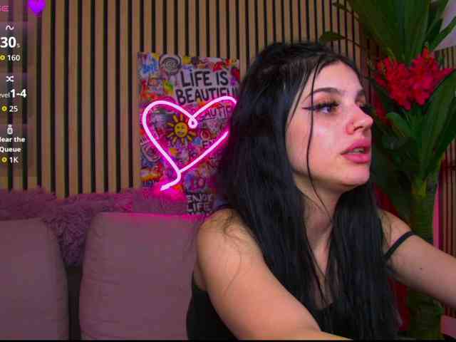 melaniatress melaniatress