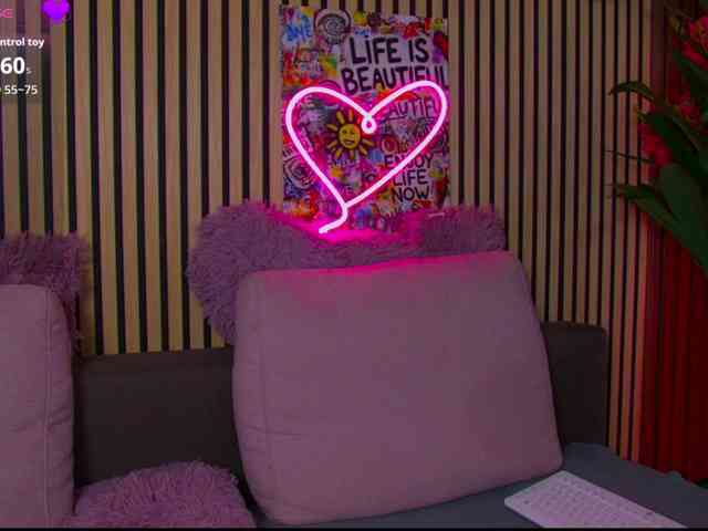 melaniatress melaniatress